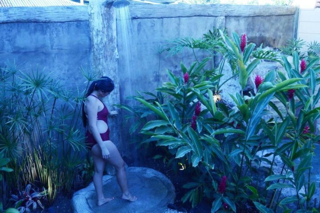 Elegant Villa In La Fortuna With Spacious Backyard Plus Very Private Pool & Parking Bagian luar foto