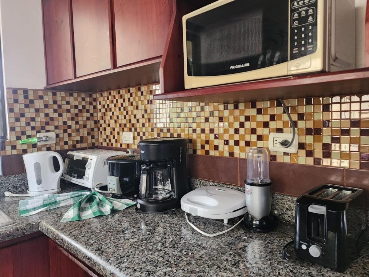 Elegant Villa In La Fortuna With Spacious Backyard Plus Very Private Pool & Parking Bagian luar foto